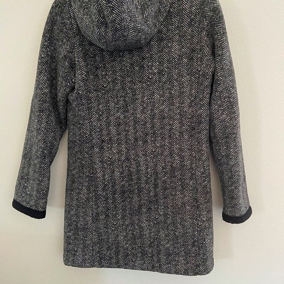 Uniqlo Winter Jacket - Picture 4 of 5